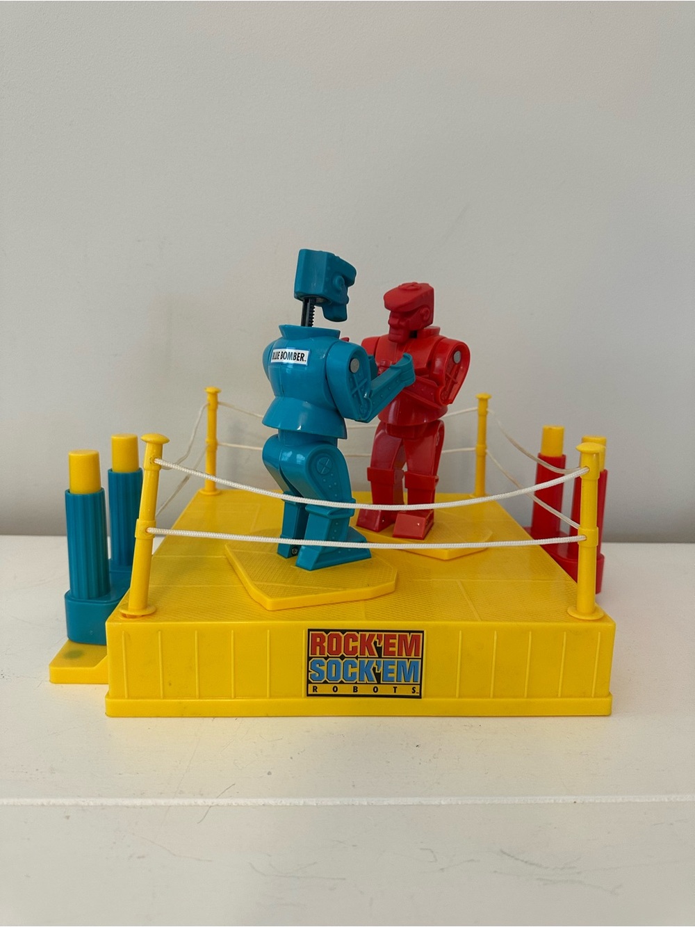 Vintage Rock' Em Sock' Em Robots 2001 Boxing game